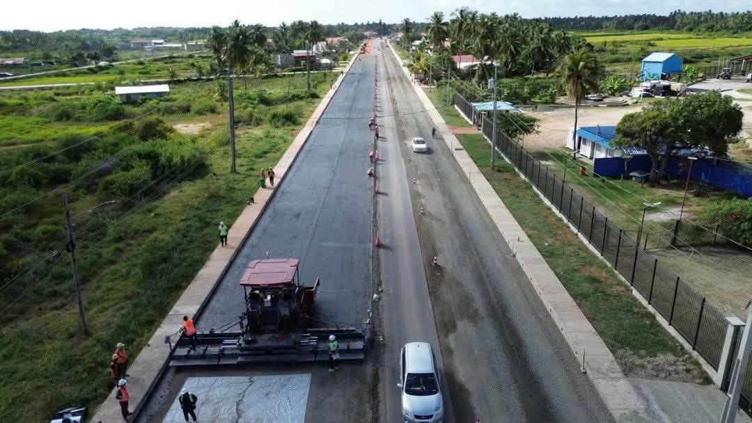 Asphalt trial begins on Bloomfield–Number 54 Village highway section